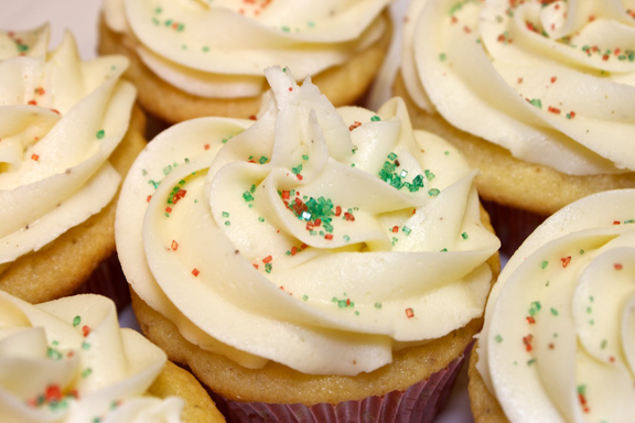 egg nog, cupcakes, buttercream,