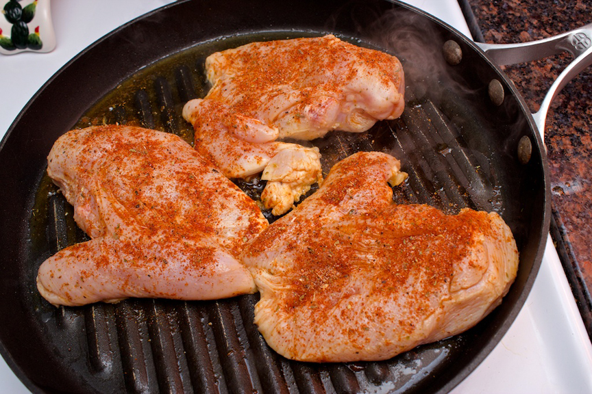 Claudia's Cookbook - Creamy Greek Yogurt Mac and Cheese with Cajun Chicken 3