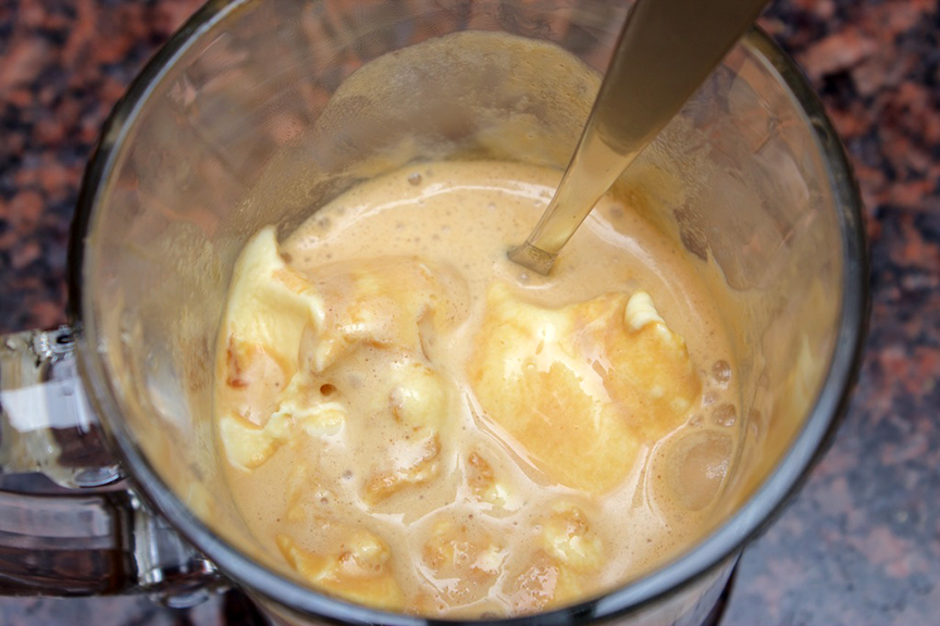 © Claudia's Cookbook - Dulce de Leche Affogato 6