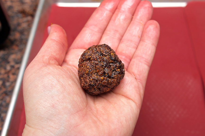 © Claudia's Cookbook - Healthy Chocolate Fig Bites 9