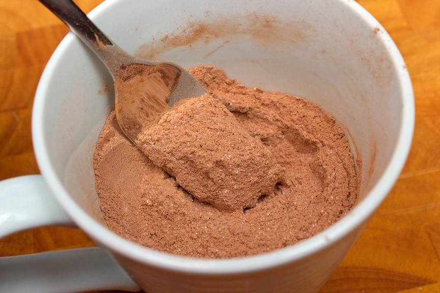 © Claudia's Cookbook - Chocolate Lava Mug Cake 4