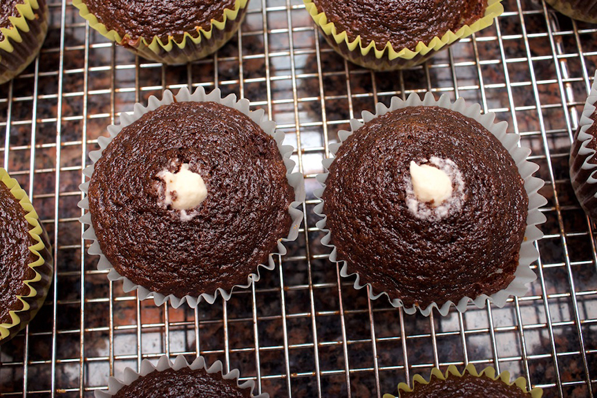 © Claudia's Cookbook - S'mores Cupcakes 14