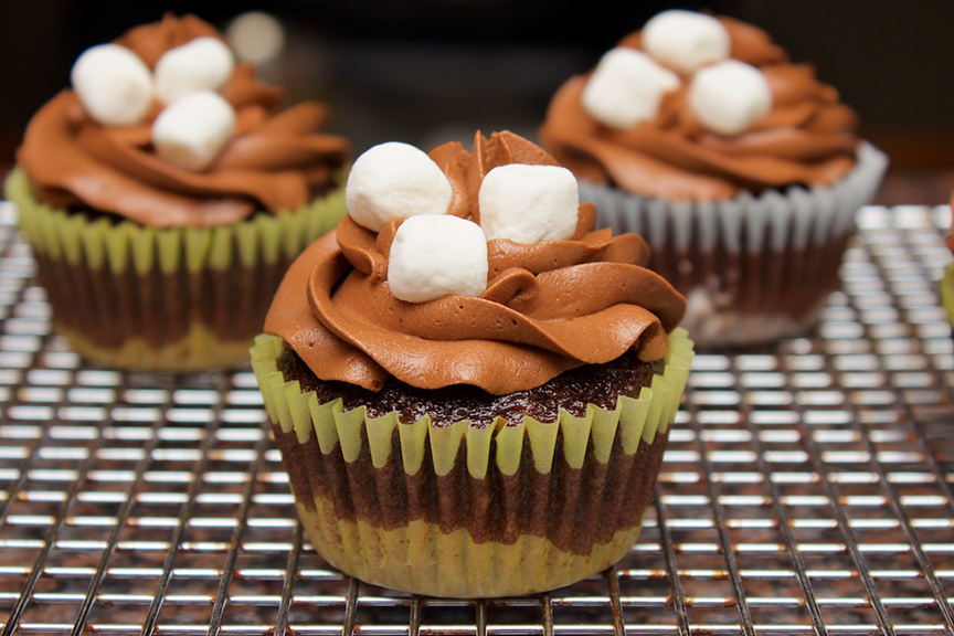 © Claudia's Cookbook - S'mores Cupcakes 23