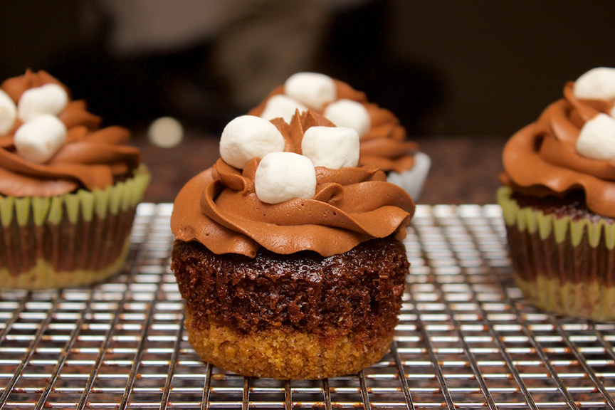 © Claudia's Cookbook - S'mores Cupcakes 24