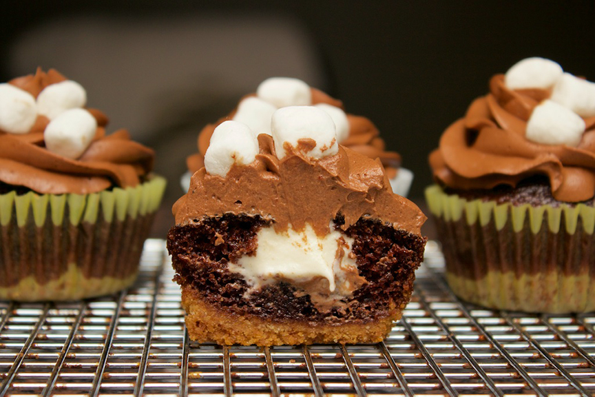 © Claudia's Cookbook - S'mores Cupcakes 25