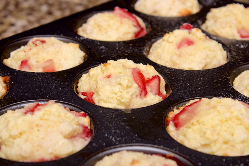 © Claudia's Cookbook - Strawberry Lemonade Muffins 10