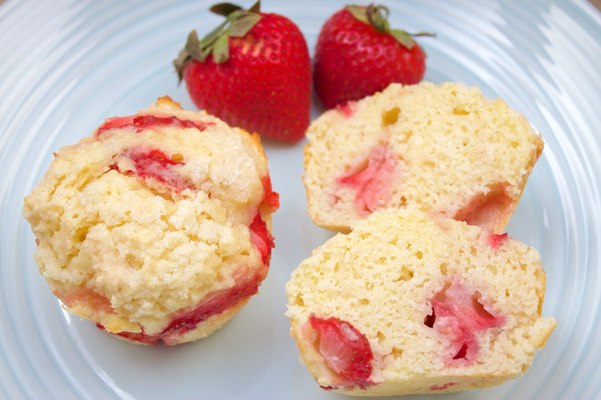 © Claudia's Cookbook - Strawberry Lemonade Muffins 11