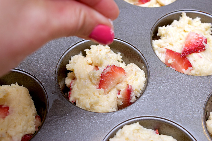 © Claudia's Cookbook - Strawberry Lemonade Muffins 6