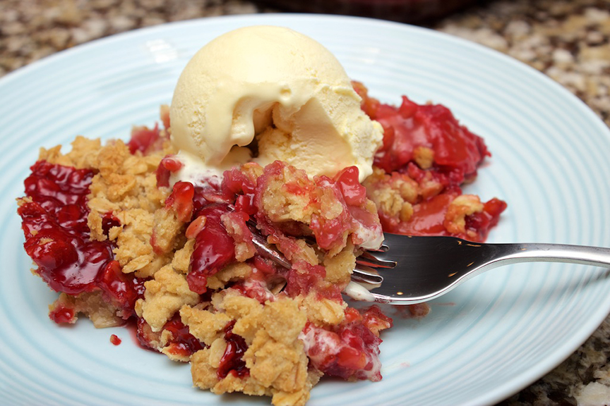 © Claudia's Cookbook - Strawberry Peach Crisp 16