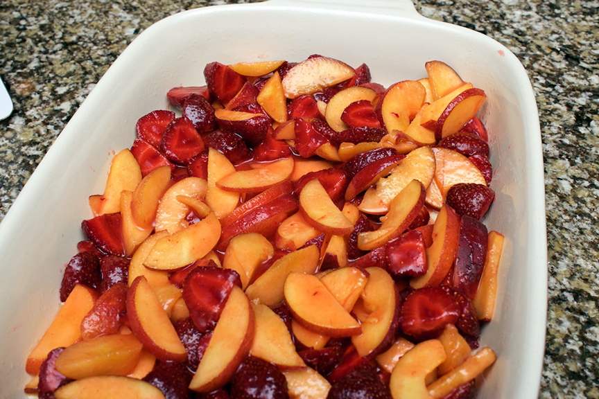 © Claudia's Cookbook - Strawberry Peach Crisp 4