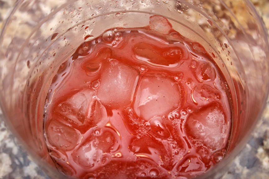 © Claudia's Cookbook - Strawberry Rhubarb Fizz Cocktail 12