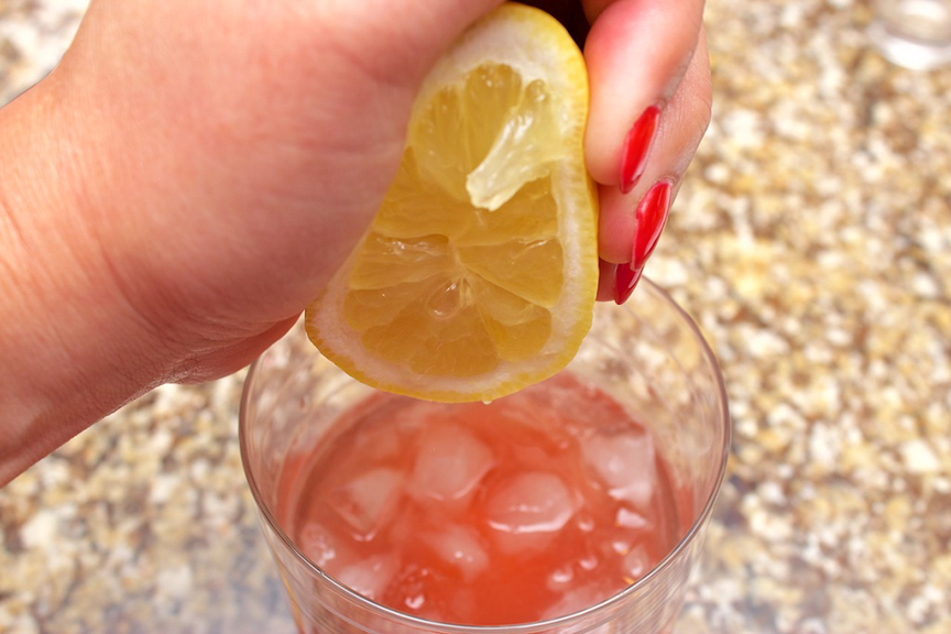 © Claudia's Cookbook - Strawberry Rhubarb Fizz Cocktail 14