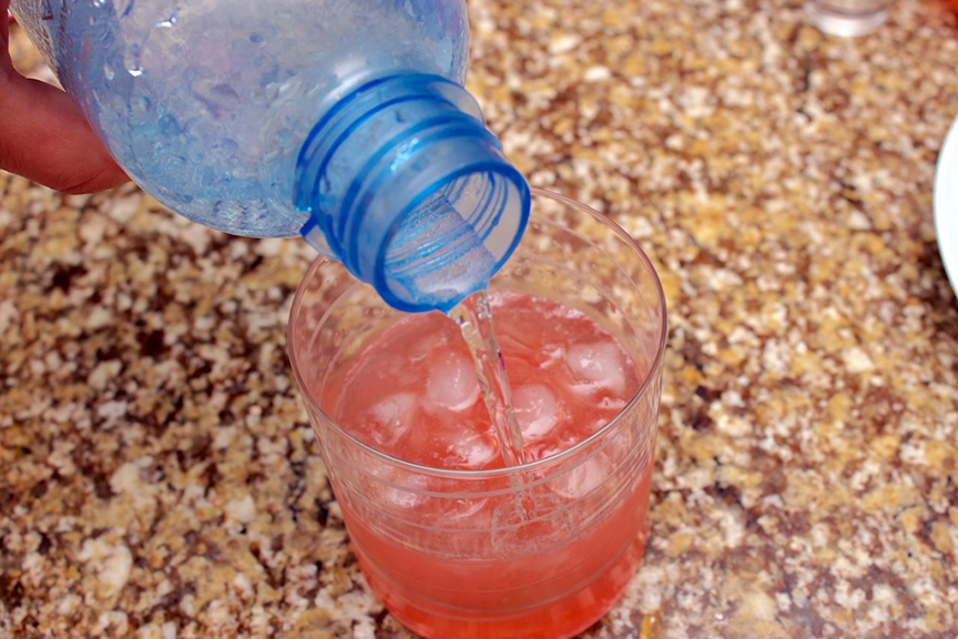 © Claudia's Cookbook - Strawberry Rhubarb Fizz Cocktail 15