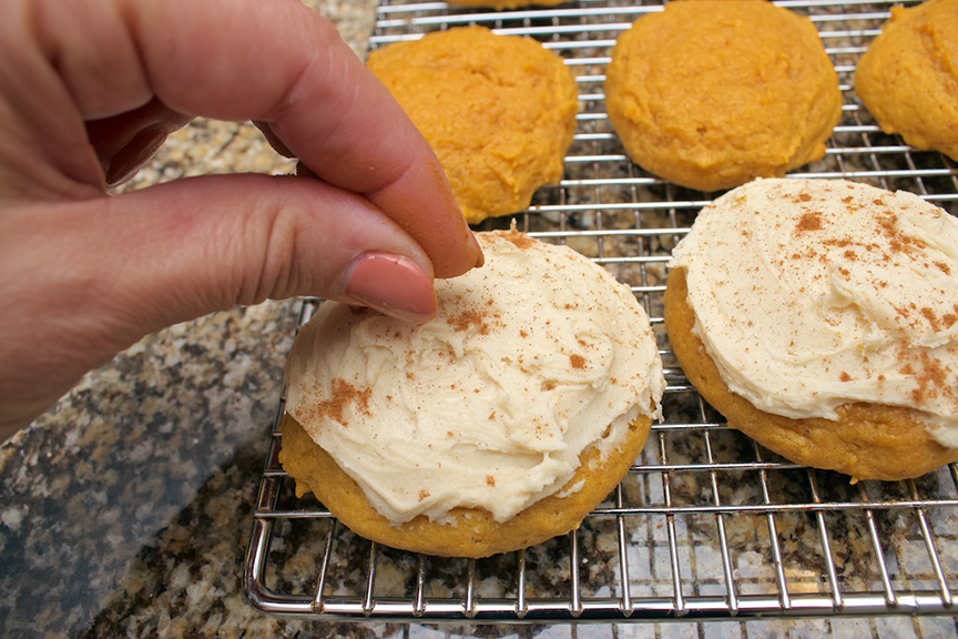 claudias-cookbook-melt-in-your-mouth-pumpkin-cookies-17